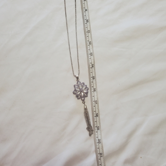 Long chain necklace - Picture 3 of 3